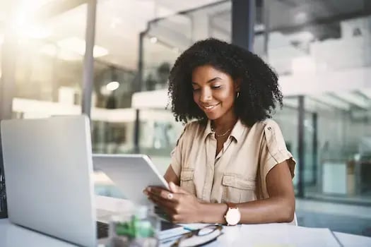 woman_browsing